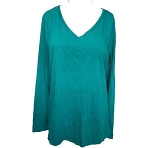Eddie Bauer size medium long sleeve v-neck tee
